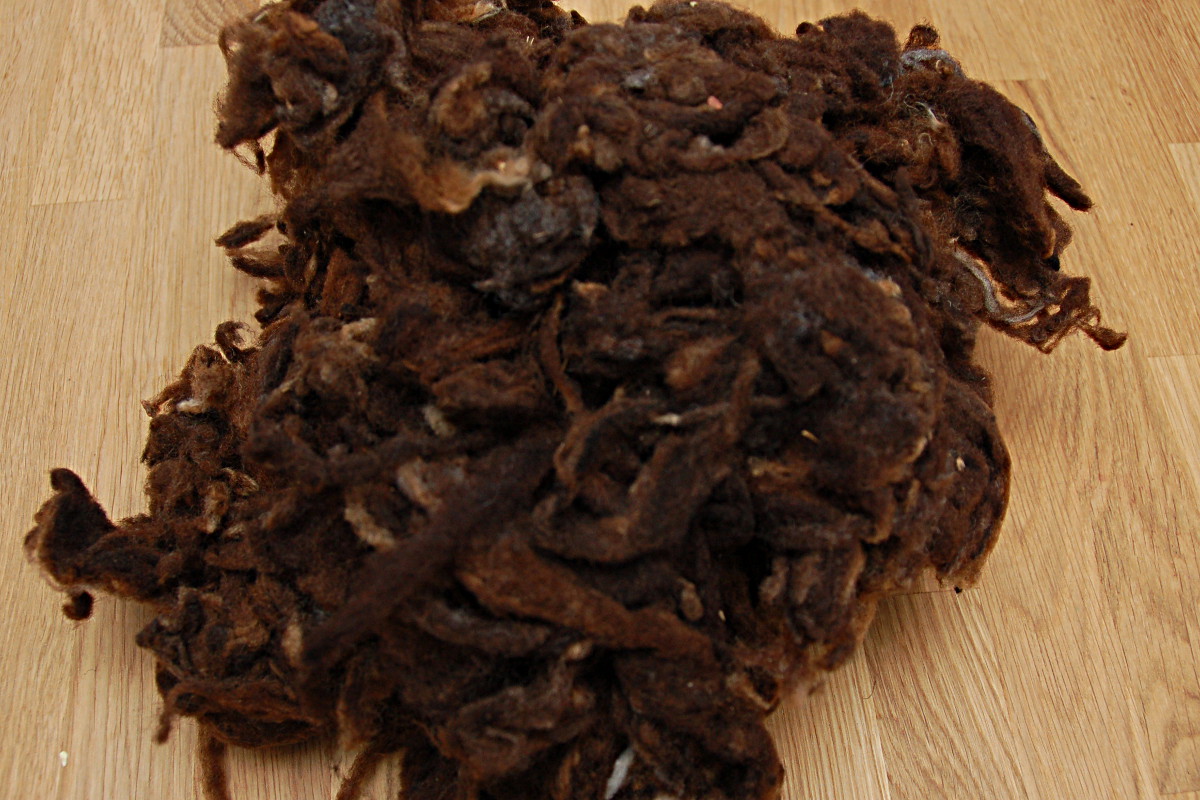 kodrasto kostanjevo rjavo naravno predivo 1.6eur/50g
